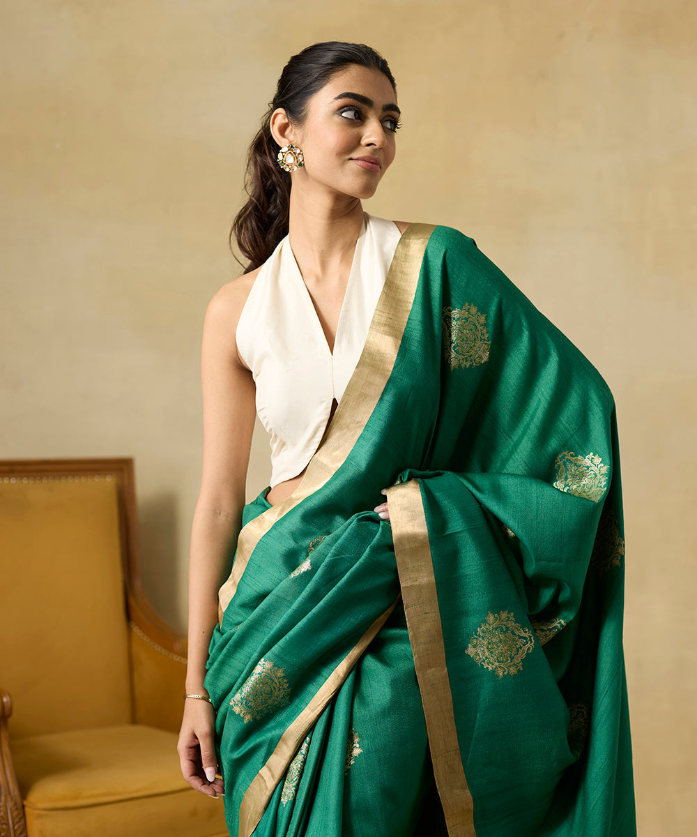 Emerald_Green_Handloom_Pure_Tussar_Georgette_Banarasi_Saree_With_Sona_Rupa_Zari_Kadhwa_Boota_WeaverStory_02