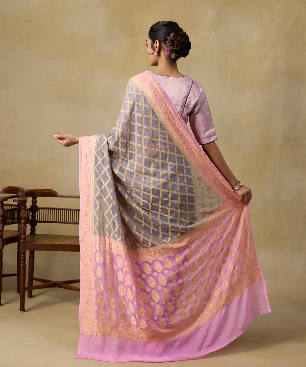Grey_And_Pink_Double_Shaded_Handloom_Banarasi_Georgette_Saree_With_Cutwork_Zari_Jaal_WeaverStory_03