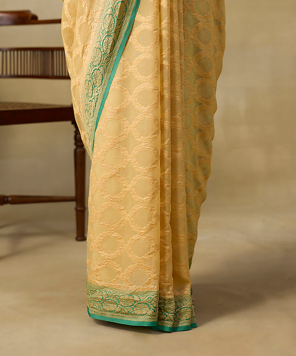 Beige_And_Green_Double_Shaded_Handloom_Georgette_Banarasi_Saree_With_Jaal_WeaverStory_04
