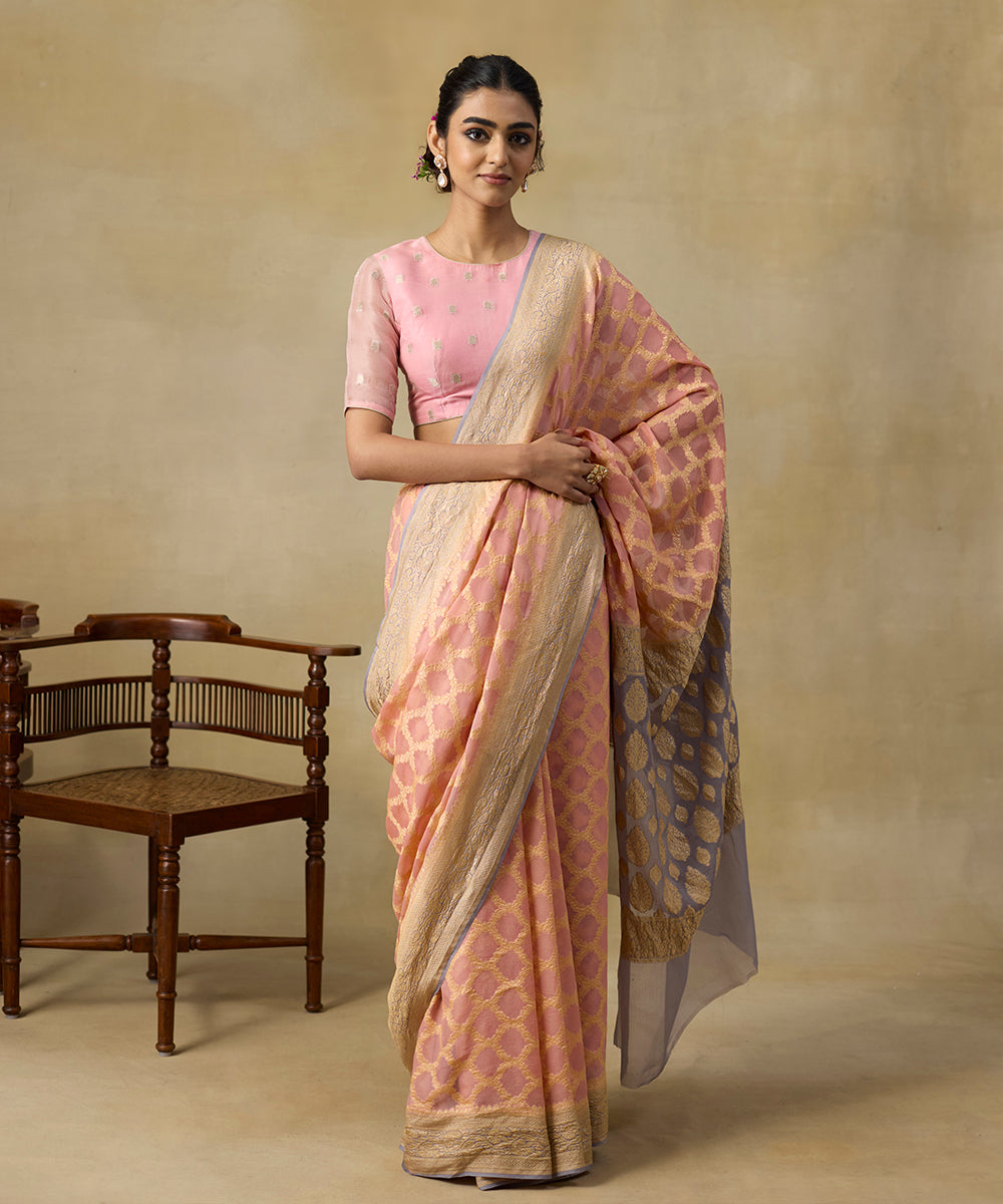 Handloom_Grey_And_Peach_Double_Shaded_Banarasi_Georgette_Saree_With_Zari_Jaal_WeaverStory_01
