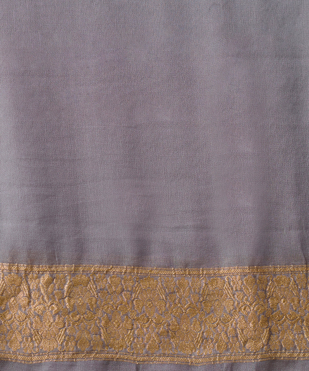 Handloom_Grey_And_Peach_Double_Shaded_Banarasi_Georgette_Saree_With_Zari_Jaal_WeaverStory_05