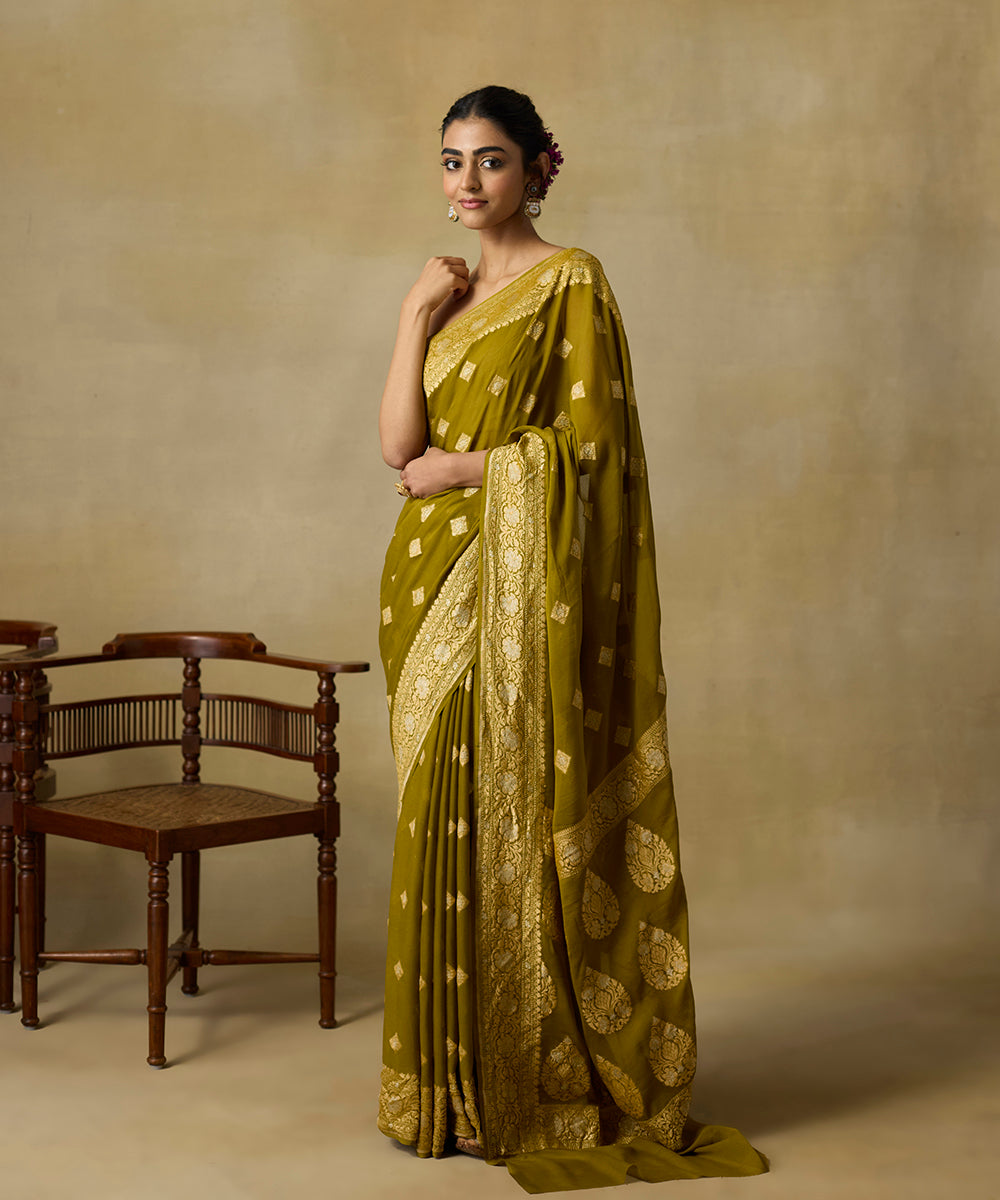 Henna_Green_Handloom_Pure_Georgette_Banarasi_Saree_With_Zari_Booti_WeaverStory_01
