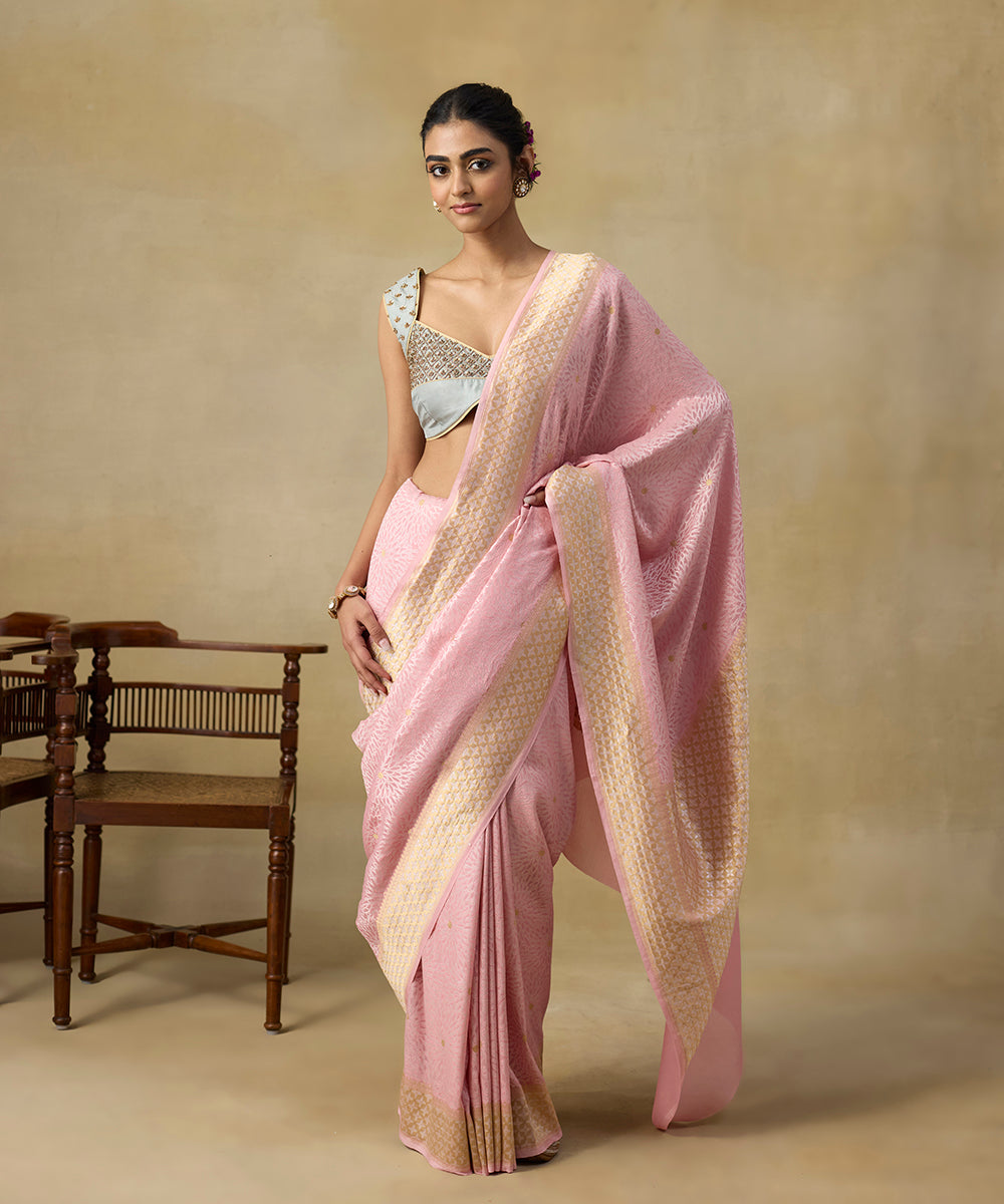 Handloom_Pink_Pure_Georgette_Banarasi_Saree_With_All_Over_Flowers_WeaverStory_01
