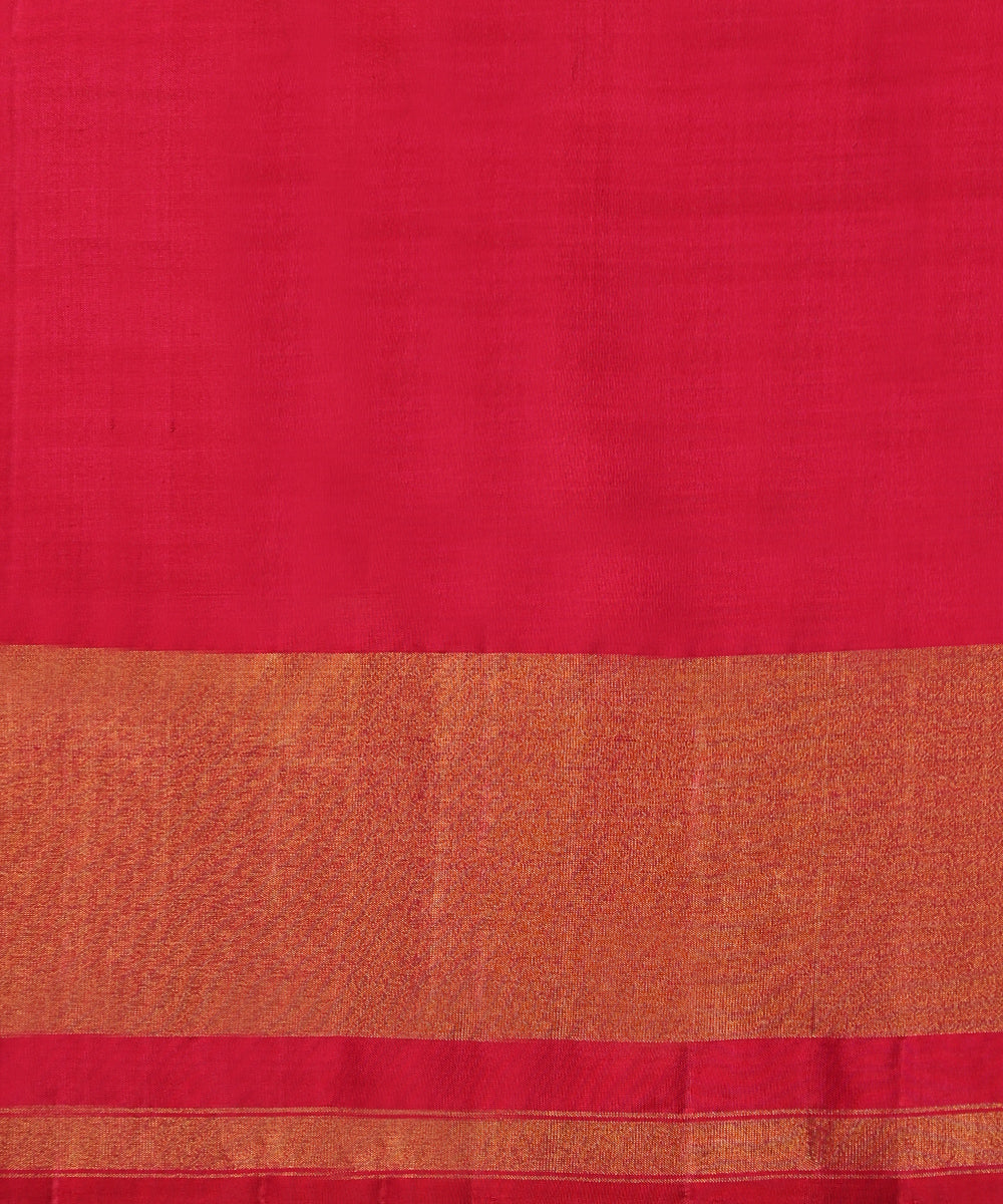Magenta_Handloom_Pure_Mulberry_Silk_Ikat_Patola_Saree_With_Elephant_Border_WeaverStory05