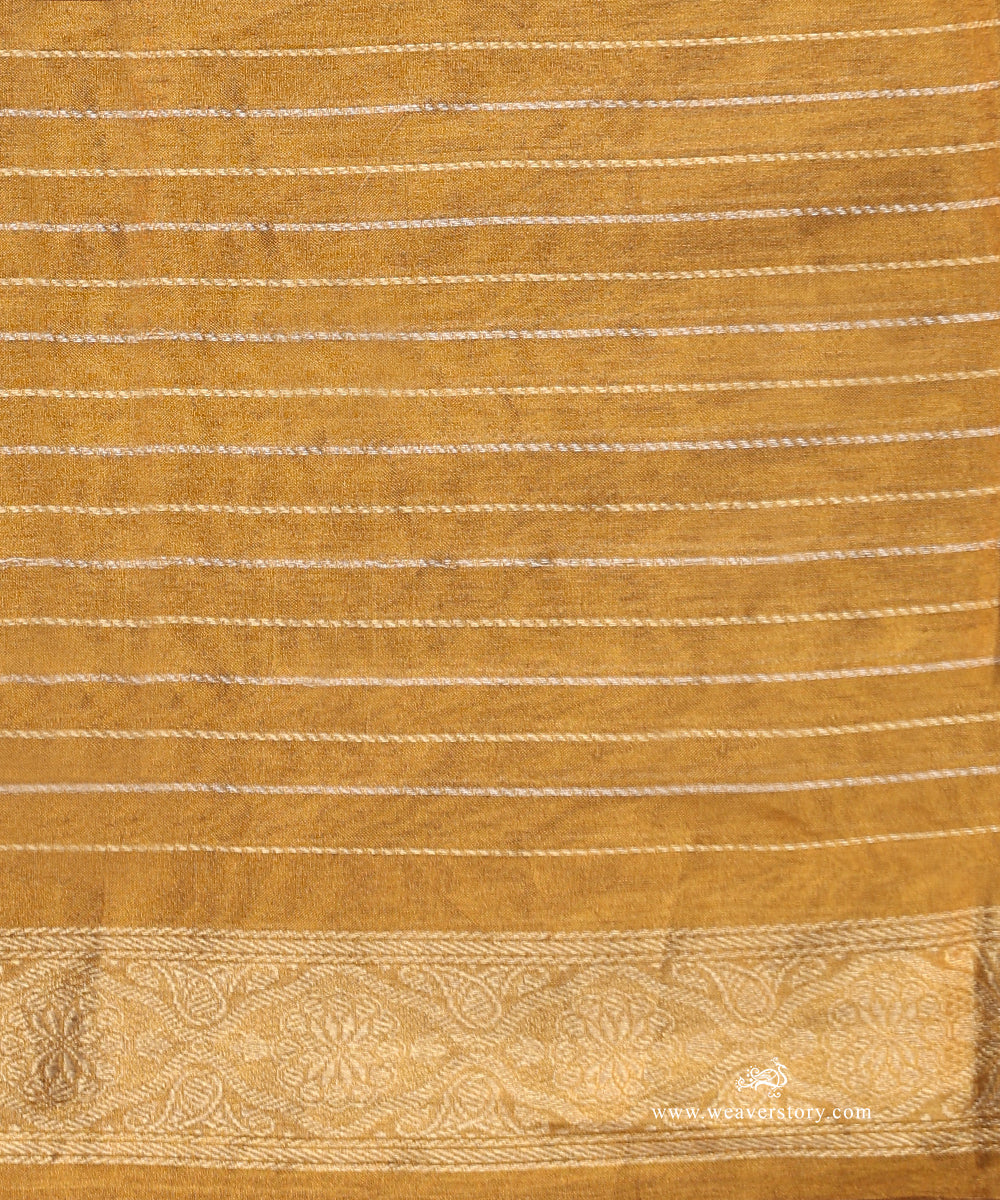 Gold_Zari_Handloom_Pure_Tissue_Silk_Ektara Banarasi_Saree_With_Kadhwa_Boota_WeaverStory_05