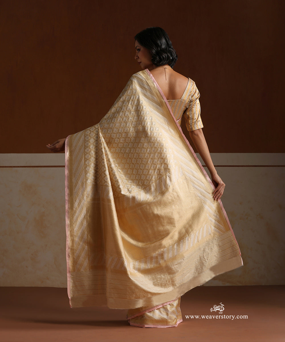 Offwhite_Pure_Katan_Silk_Handloom_Banarasi_Saree_With_Sona_Rupa_Zari_WeaverStory_03
