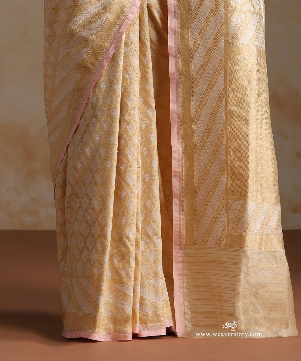 Offwhite_Pure_Katan_Silk_Handloom_Banarasi_Saree_With_Sona_Rupa_Zari_WeaverStory_04