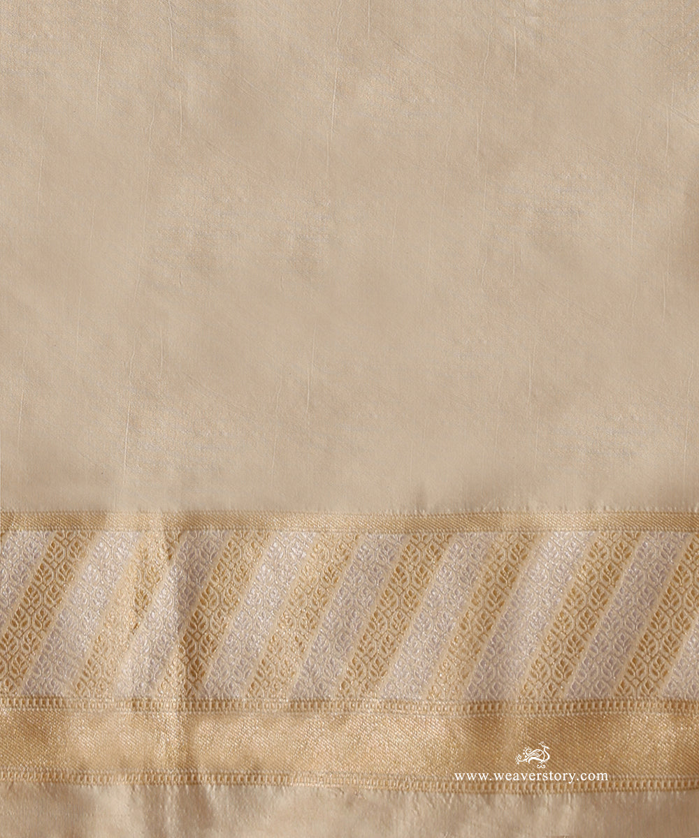 Offwhite_Pure_Katan_Silk_Handloom_Banarasi_Saree_With_Sona_Rupa_Zari_WeaverStory_05