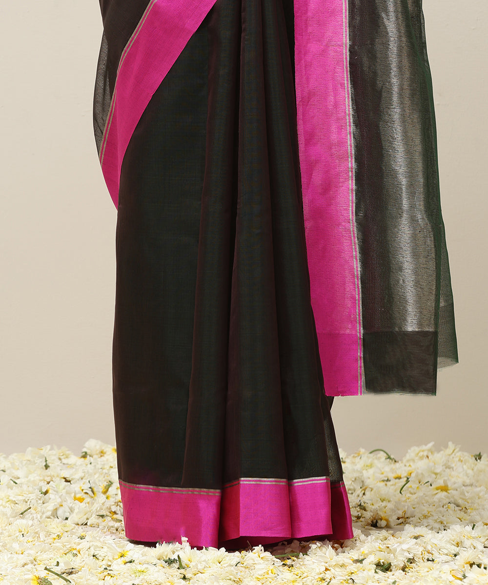 Handloom_Black_Shot_Red/Green_Plain_Pure_Cotton_Chanderi_Saree_With_Two_Tone_Border_WeaverStory_04