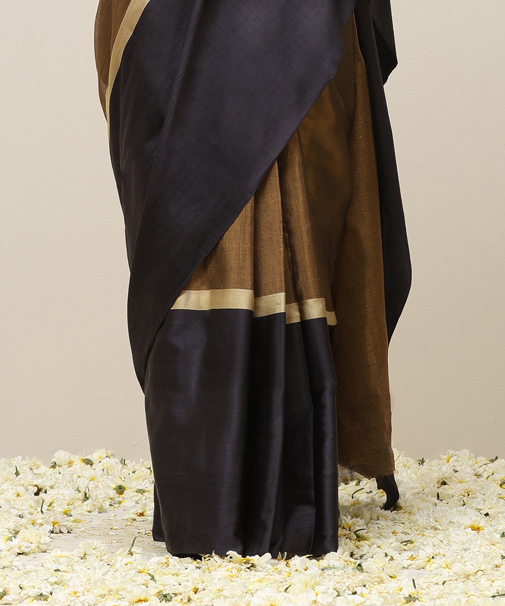 Handloom_Gold_Plain_Pure_Tissue_Silk_Chanderi_Saree_With_Grey_Mashroo_Border_WeaverStory_04