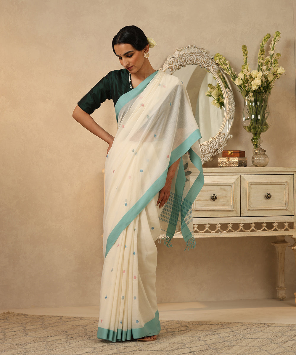 Handloom_Cream_Mulmul_Dhakai_Jamdani_Saree_With_Multicolor_Teal_Border_WeaverStory_02