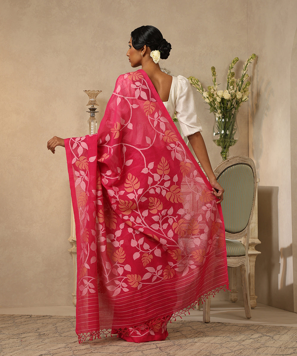Handloom_Magenta_Handspun_Cotton_Jamdani_Saree_With_Floral_Jaal_All_Over_03
