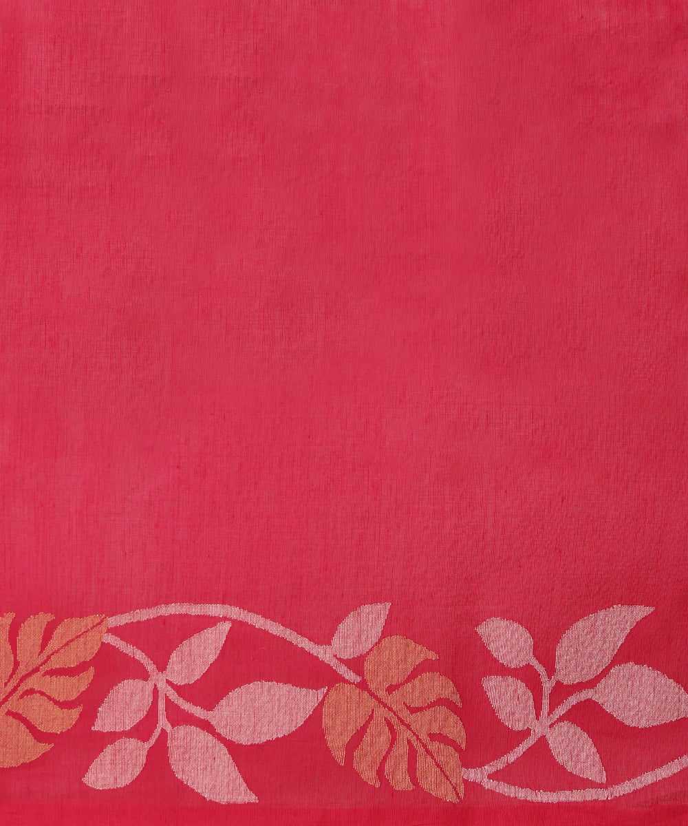 Handloom_Magenta_Handspun_Cotton_Jamdani_Saree_With_Floral_Jaal_All_Over_05