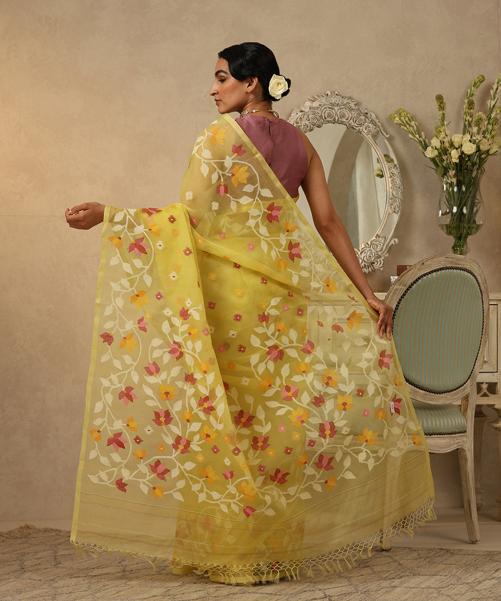 Yellow_Handloom_Muslin_Dhakai_Jamdani_Saree_With_Floral_Jaal_On_Pallu_WeaverStory_03