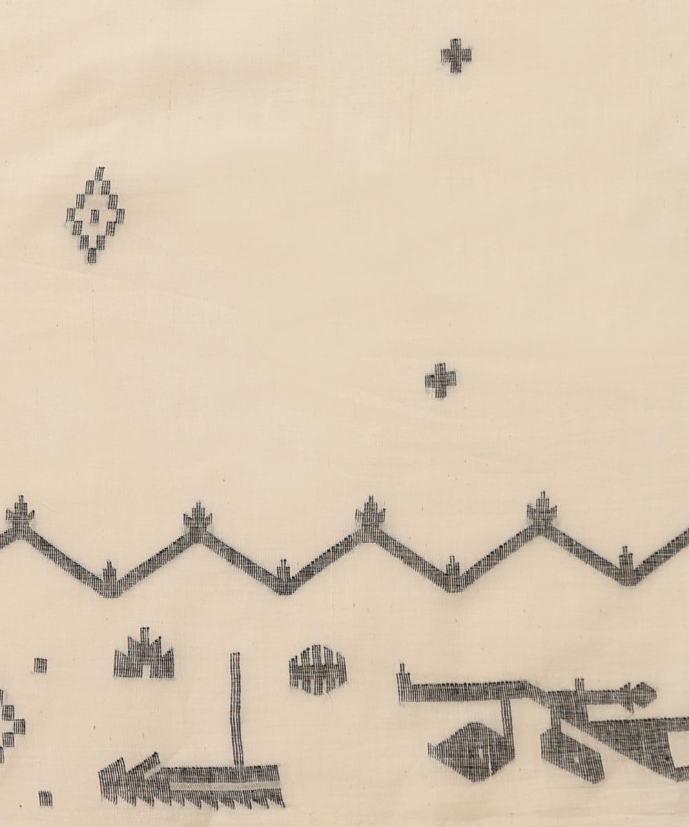 Handloom_White_Handspun_Cotton_Jamdani_Saree_With_Black_Diamond_Motif_All_Over_WeaverStory_05