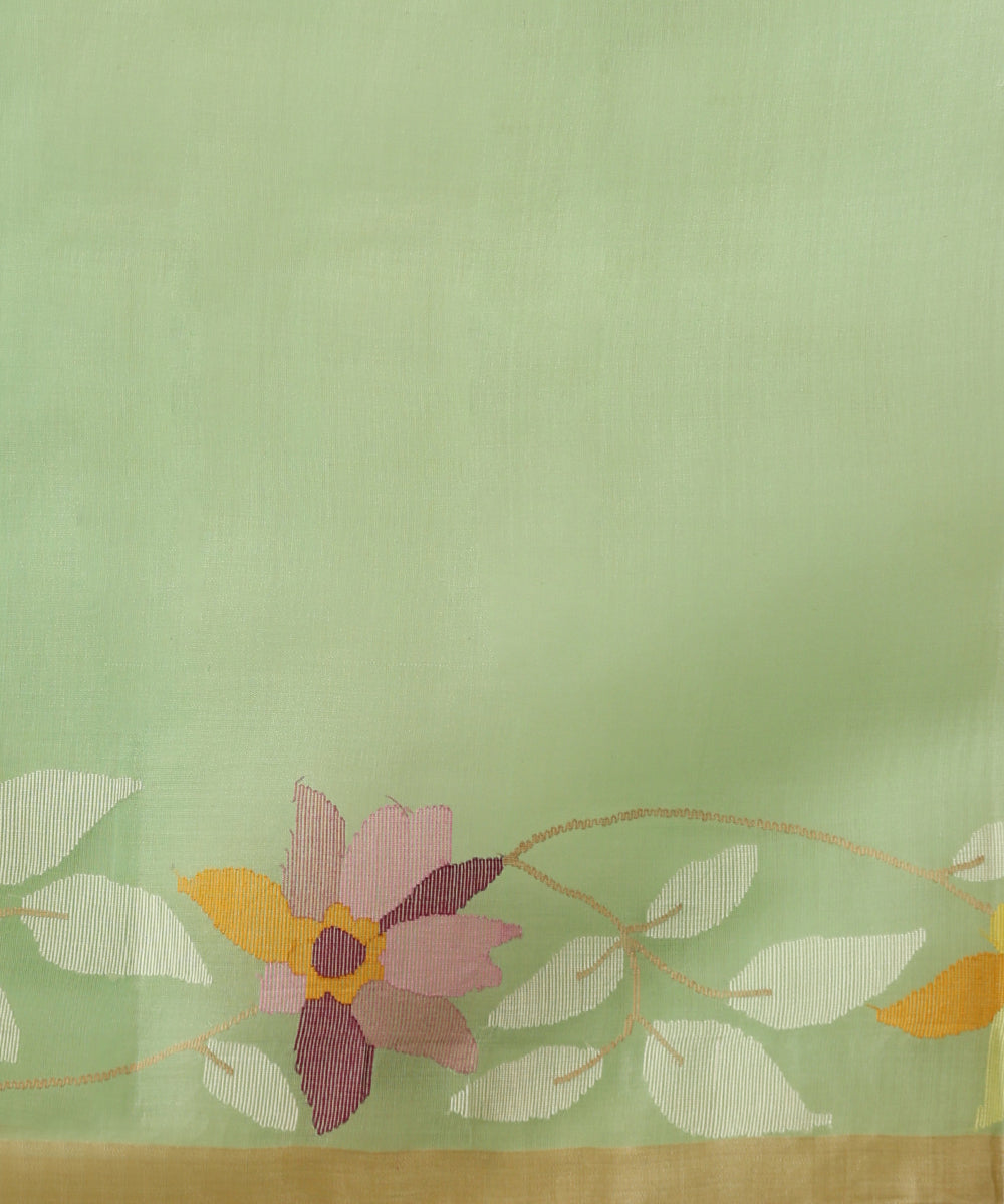 Phuloboti_Handloom_Pistachio_Green_Muslin_Jamdani_Saree_With_Floral_Jaal_All_Over_WeaverStory_05