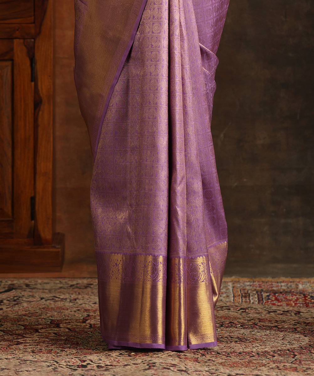 Handloom_Lavender_And_Gold_Pure_Silk_Pure_Zari_Kanjivaram_Saree_WeaverStory_05