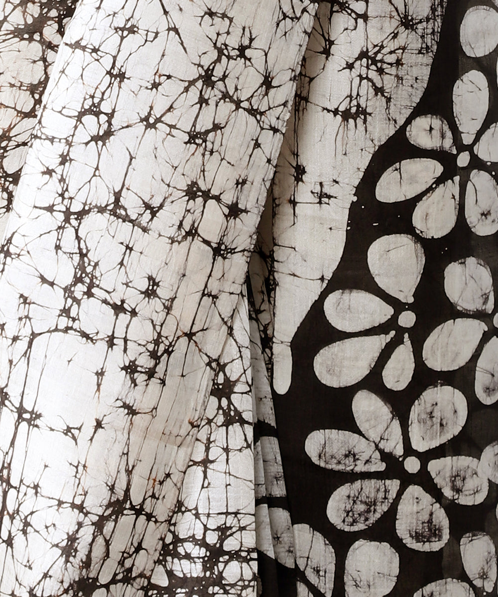 Black_And_White_Handloom_Pure_Mulberry_Silk_Batik_Saree_WeaverStory_03