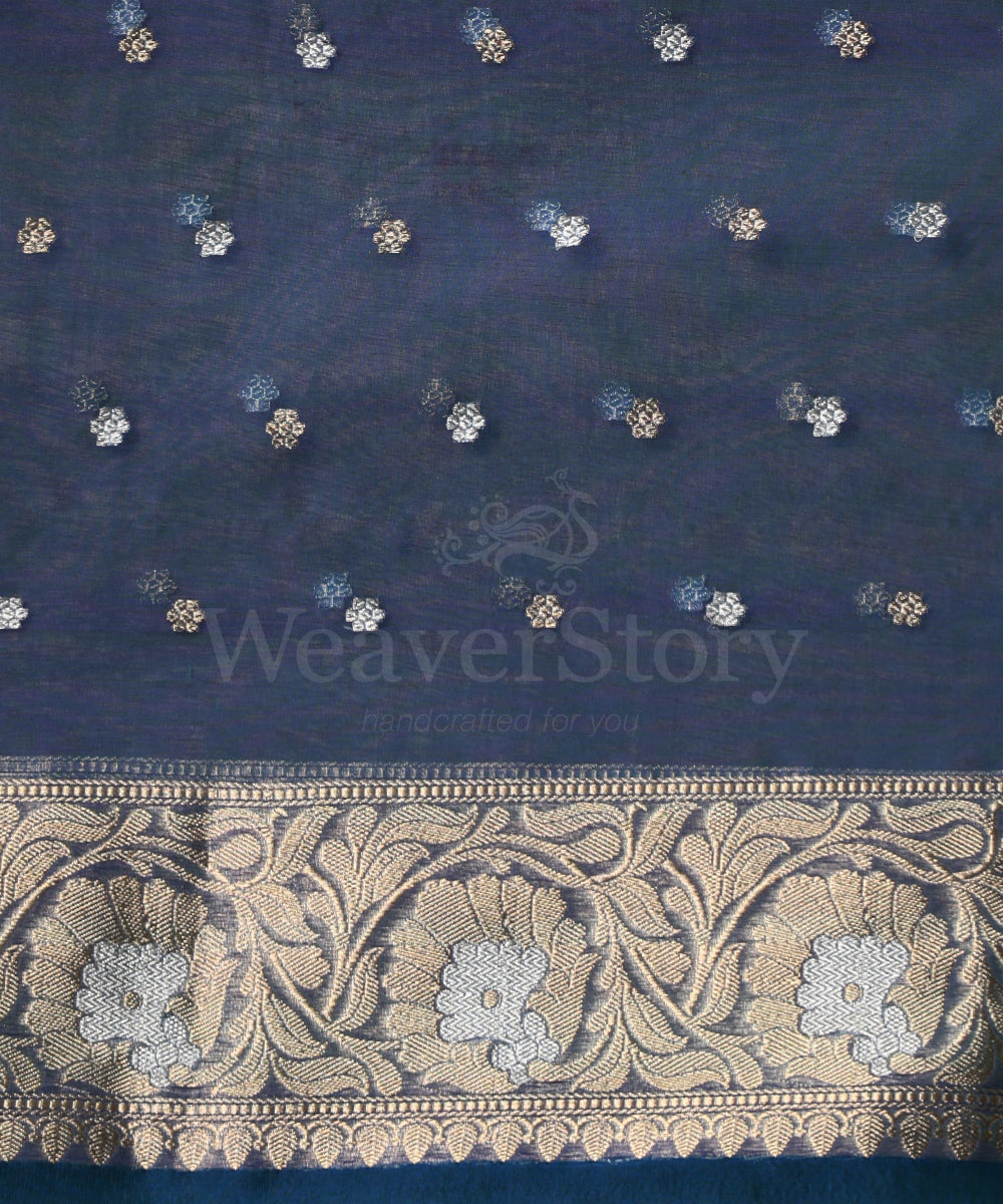 Handloom_Blue_And_Green_Dual_Tone_Pure_Kora_Silk_Banarasi_Saree_With_Sona_Rupa_Kadhwa_Small_Zari_Booti_WeaverStory_05