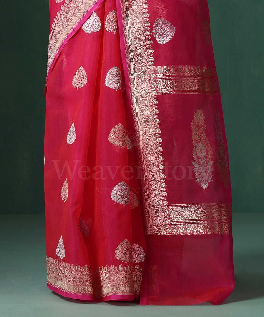 Handloom_Pink_Kora_Silk_Banarasi_Saree_With_Sona_Rupa_Kadhwa_Zari_Booti_WeaverStory_04