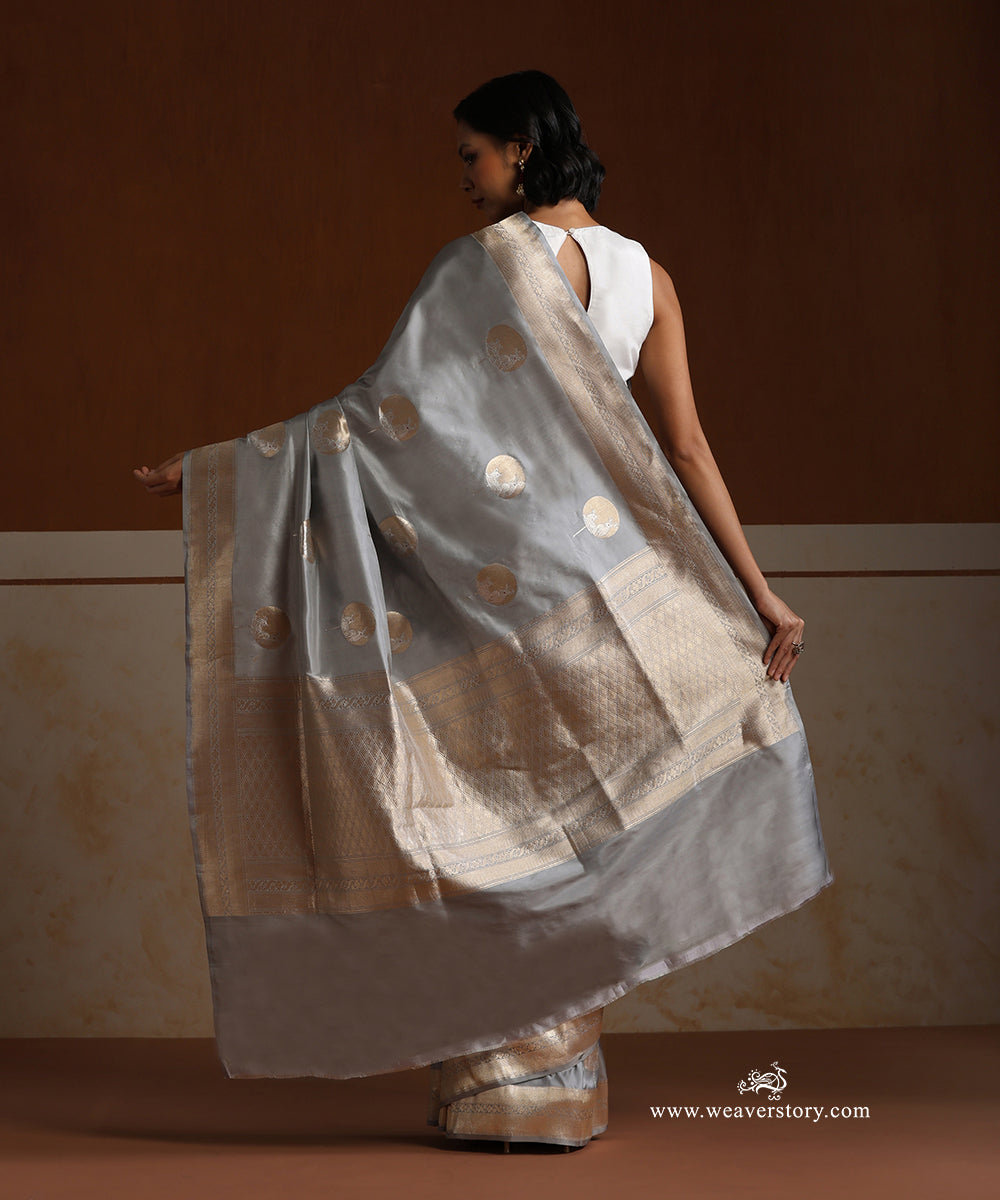 Handloom_Grey_Pure_Katan_Silk_Banarasi_Saree_With_Two_Deer_Motif_WeaverStory_03