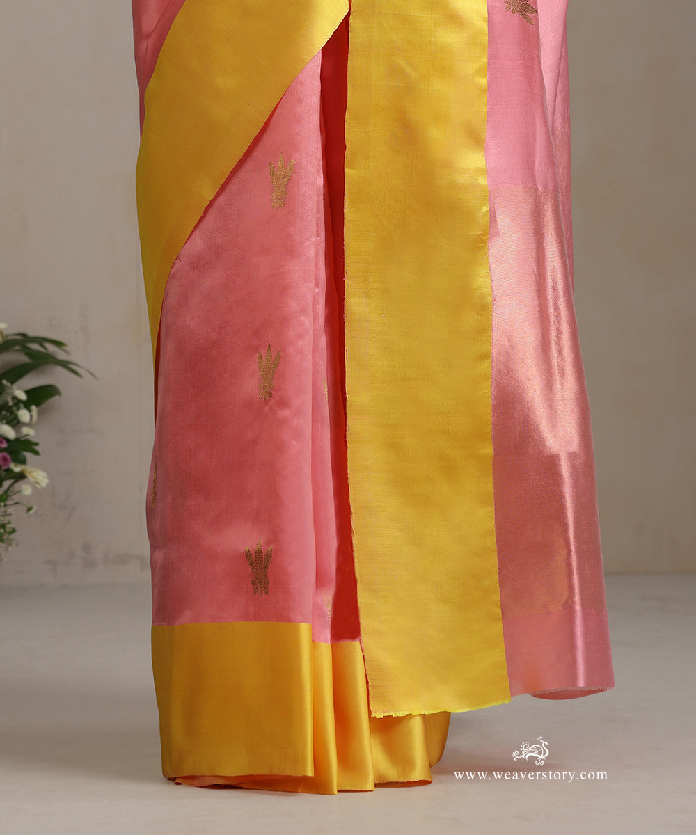 Handloom_Light_Pink_Pure_Silk_Chanderi_Saree_With_Flower_Boota_And_Yellow_Mashroo_Border_WeaverStory_04