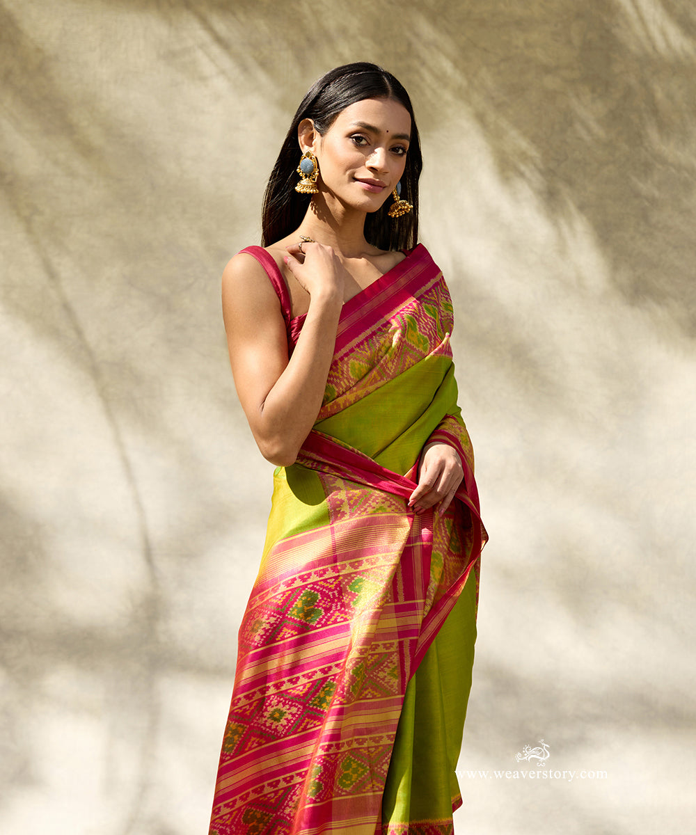 Handloom_Lemon_Green_Plain_Pure_Mulberry_Silk_Ikat_Patola_Saree_Rani_Pink_Border_Pallu_WeaverStory_02