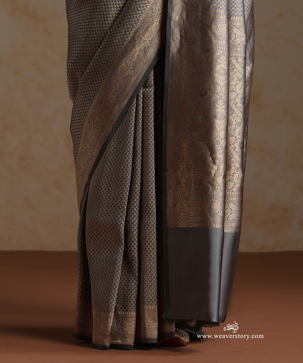 Grey_Handlom_Pure_Katan_Silk_Banarasi_Saree_With_Zari_Tanchoi_With_Small_Paisley_WeaverStory_04