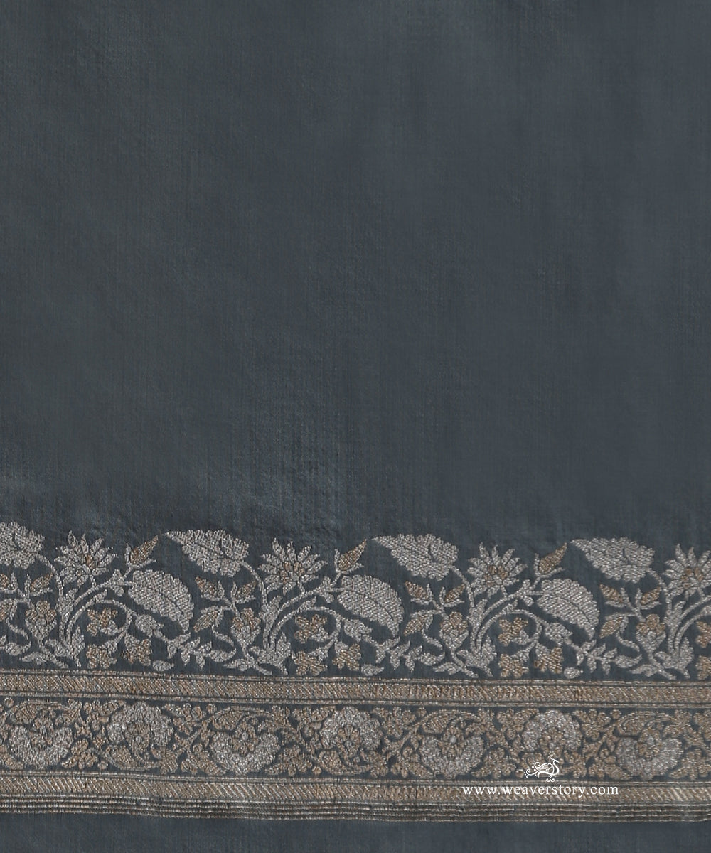 Grey_Handlom_Pure_Katan_Silk_Banarasi_Saree_With_Zari_Tanchoi_With_Small_Paisley_WeaverStory_05