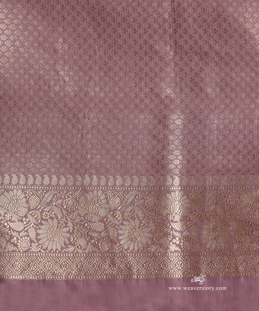 Handloom_Mauve_Pure_Katan_Silk_Banarasi_Saree_With_Kadhwa_Floral_Sona_Rupa_Jaal_WeaverStory_05