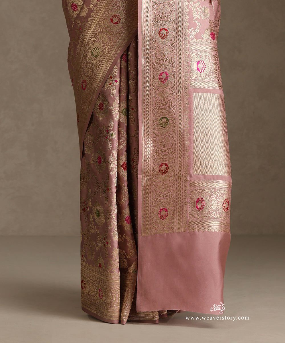 Handloom_Baby_Pink_Pure_Katan_Silk_Banarasi_Saree_With_Sona_Rupa_Jaal_And_Meenakari_WeaverStory_04