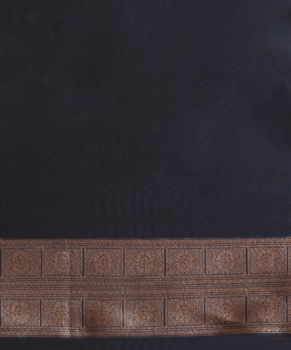 Navy_Blue_Handloom_Pure_Katan_Silk_Kimkhab_Banarasi_Saree_With_Geometrical_Pattern_Antique_Zari_WeaverStory_05