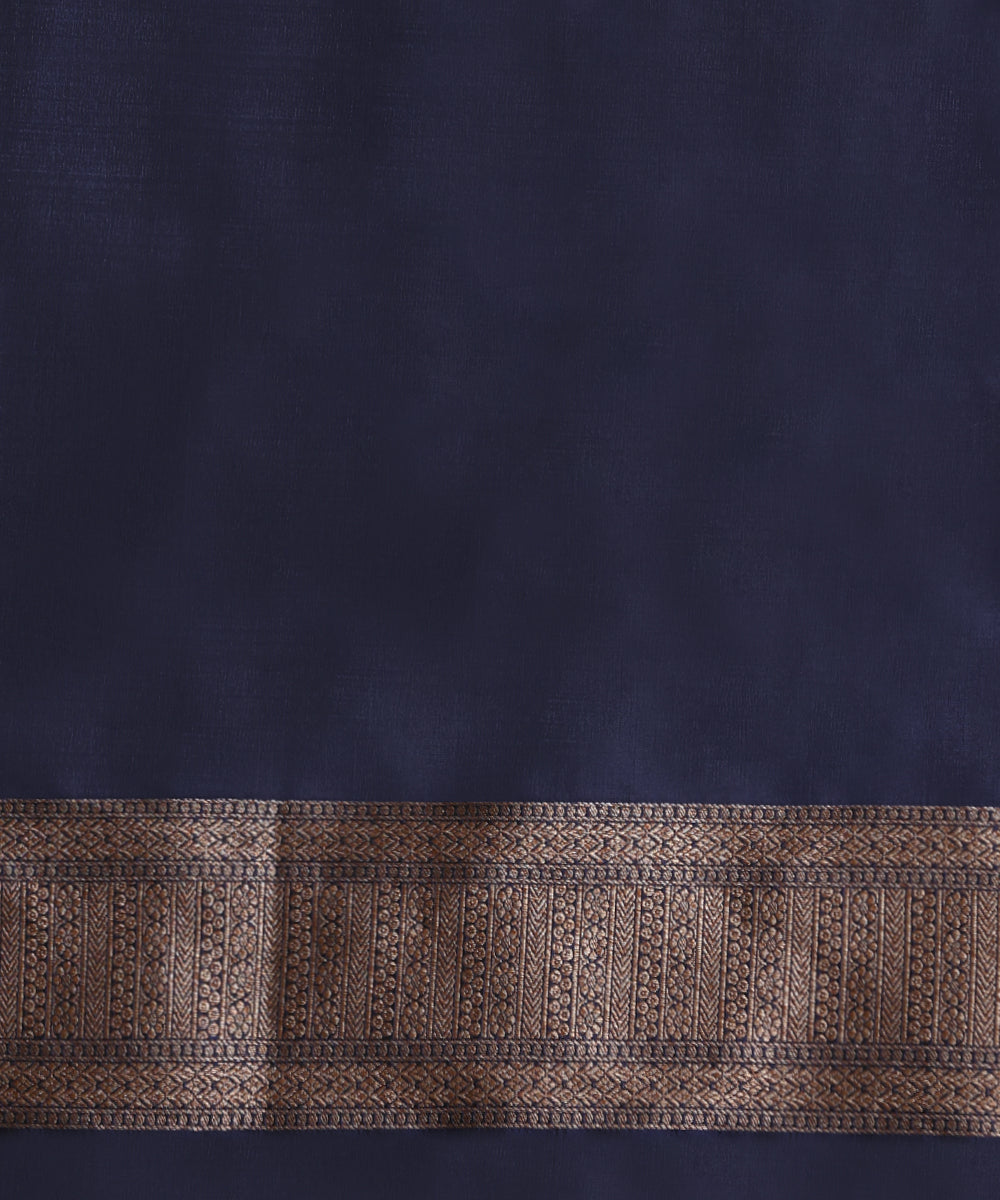 Handloom_Pure_Katan_Silk_Navy_Blue_Kimkhab_Banarasi_Saree_With_Small_Flowers_Antique_Zari_WeaverStory_05