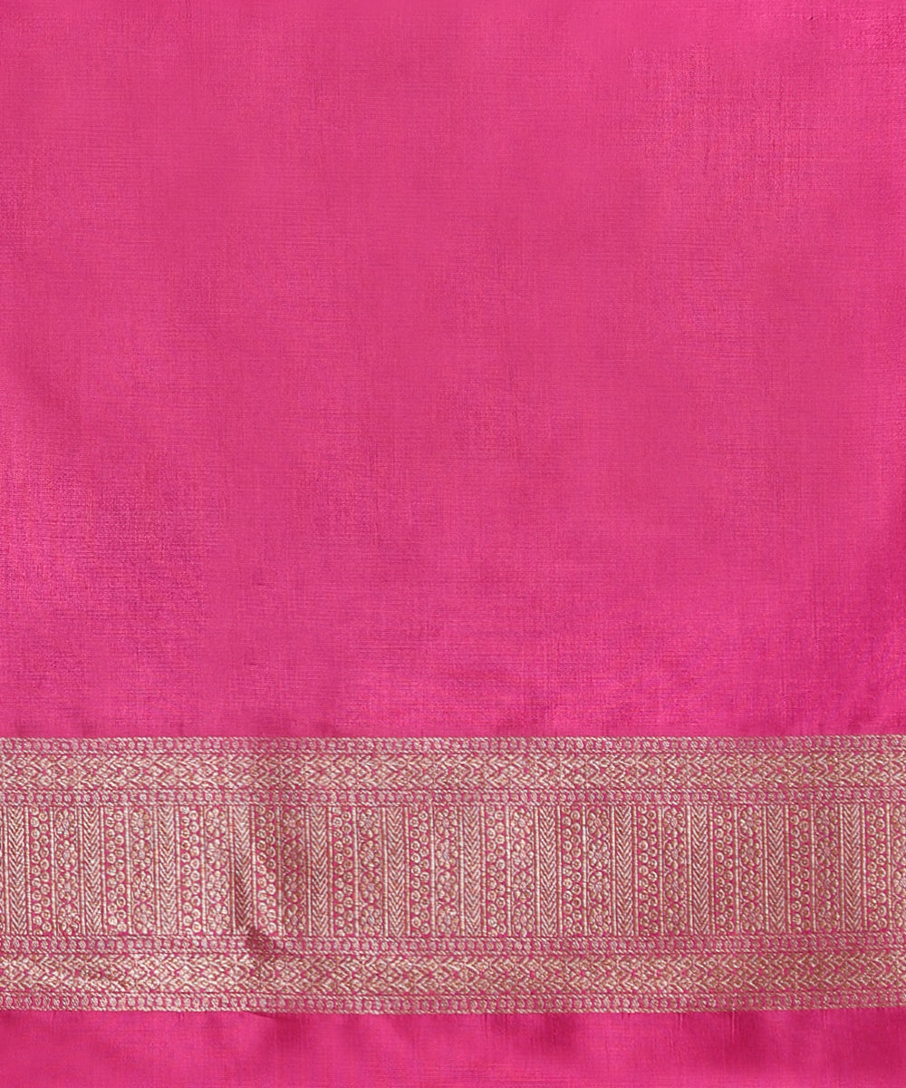 Plum_Handloom_Pure_Katan_Silk_Kimkhab_Banarasi_Saree_With_Small_Flowers_Antique_Zari_WeaverStory_05