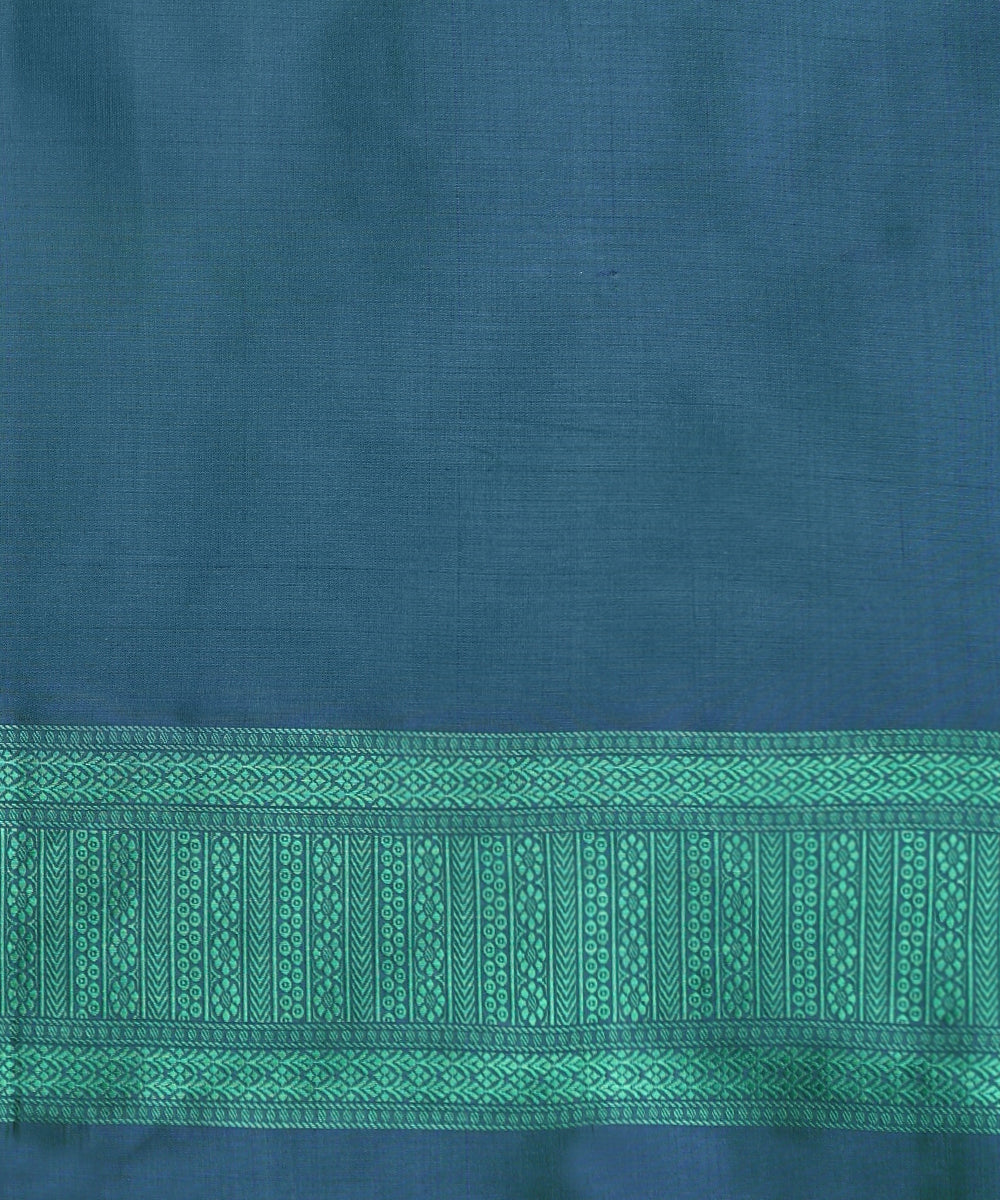 Teal_Handloom_Pure_Katan_Silk_Tanchoi_Banarasi_Saree_With_Green_Jaal_And_Pink_Selvedge_WeaverStory_05