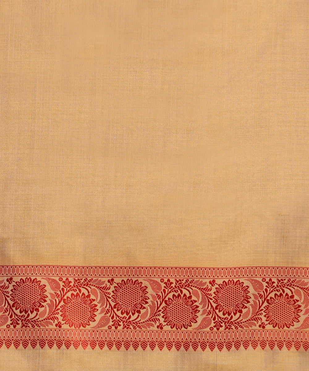 Beige_Handloom_Pure_Katan_Silk_Tanchoi_Banarasi_Saree_With_Red_Small_Flowers_Jaal_And_Sunflower_Border_WeaverStory_05