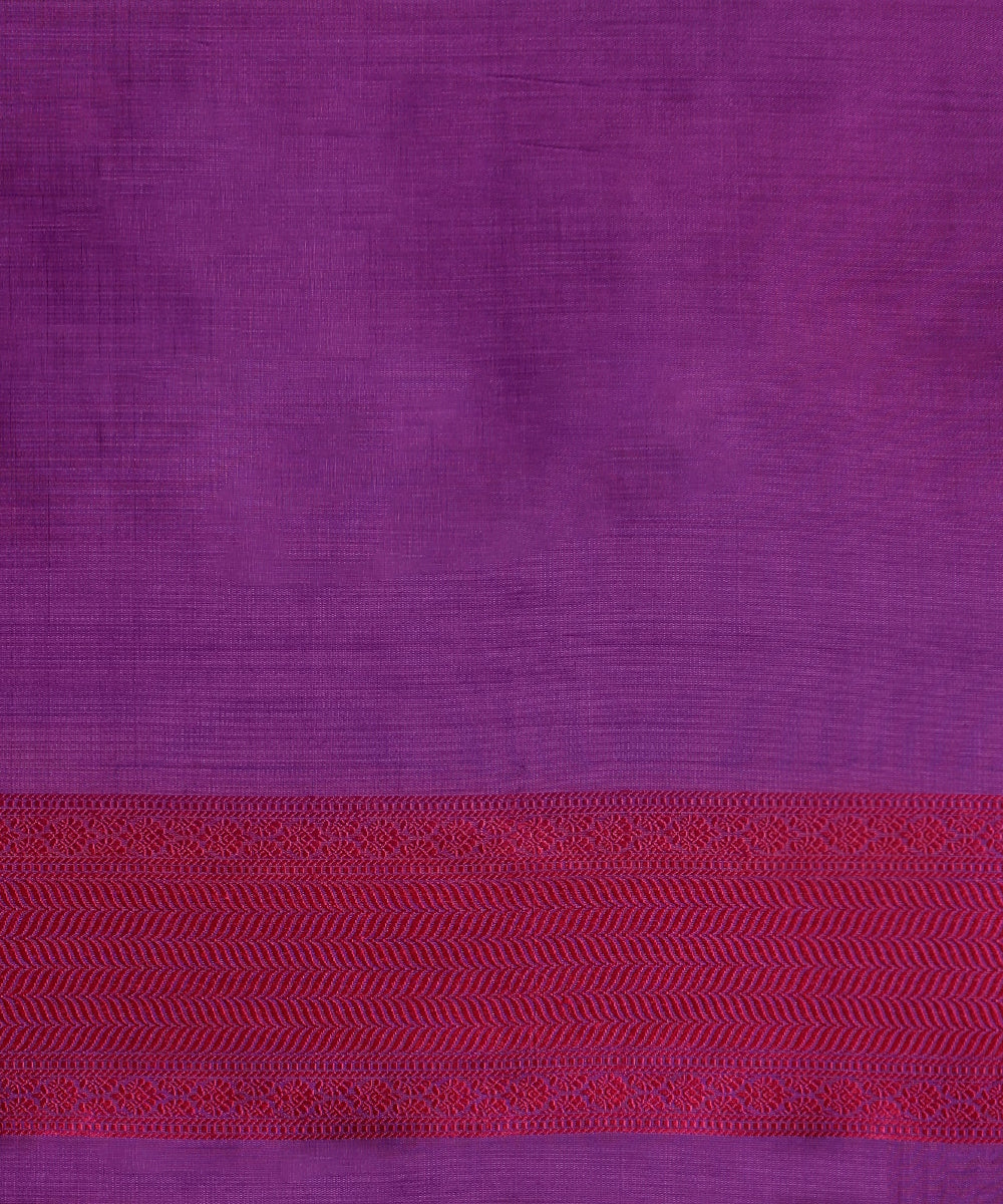 Handloom_Purple_Pure_Katan_Silk_Tanchoi_Banarasi_Saree_With_Magenta_Rangoli_Jaal_And_Red_Selvedge_WeaverStory_05