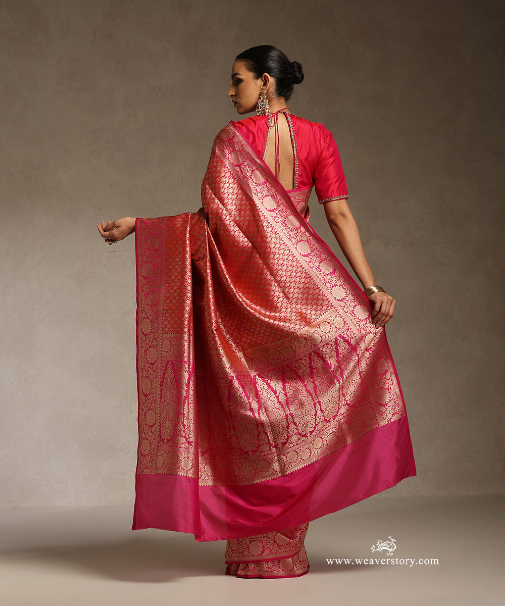 Rani_Pink_Handloom_Pure_Katan_Silk_Kimbhab_Banarasi_Saree_With_Small_Leaf_Motifs_Pink_Selvedge_And_Sunflower_Border_WeaverStory_03
