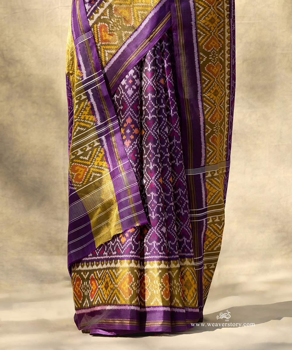 Purple_Handloom_Pure_Mulberry_Silk_Traditional_Ikat_Patola_Saree_With_Tissue_Border_WeaverStory_04
