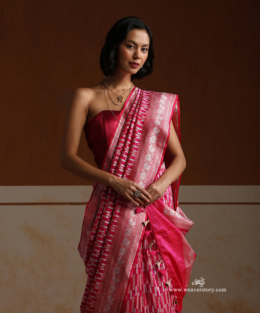 Handloom_Hot_Pink_Pure_Katan_Silk_Cutwork_Banarai_Saree_With_Gold_And_Silver_Floral_Bel_WeaverStory_02