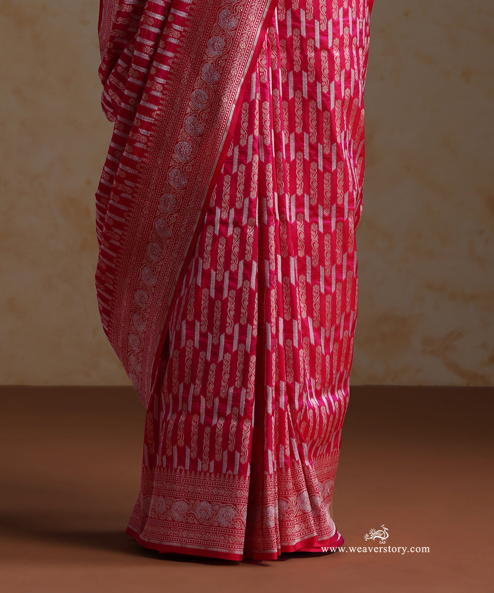 Handloom_Hot_Pink_Pure_Katan_Silk_Cutwork_Banarai_Saree_With_Gold_And_Silver_Floral_Bel_WeaverStory_04
