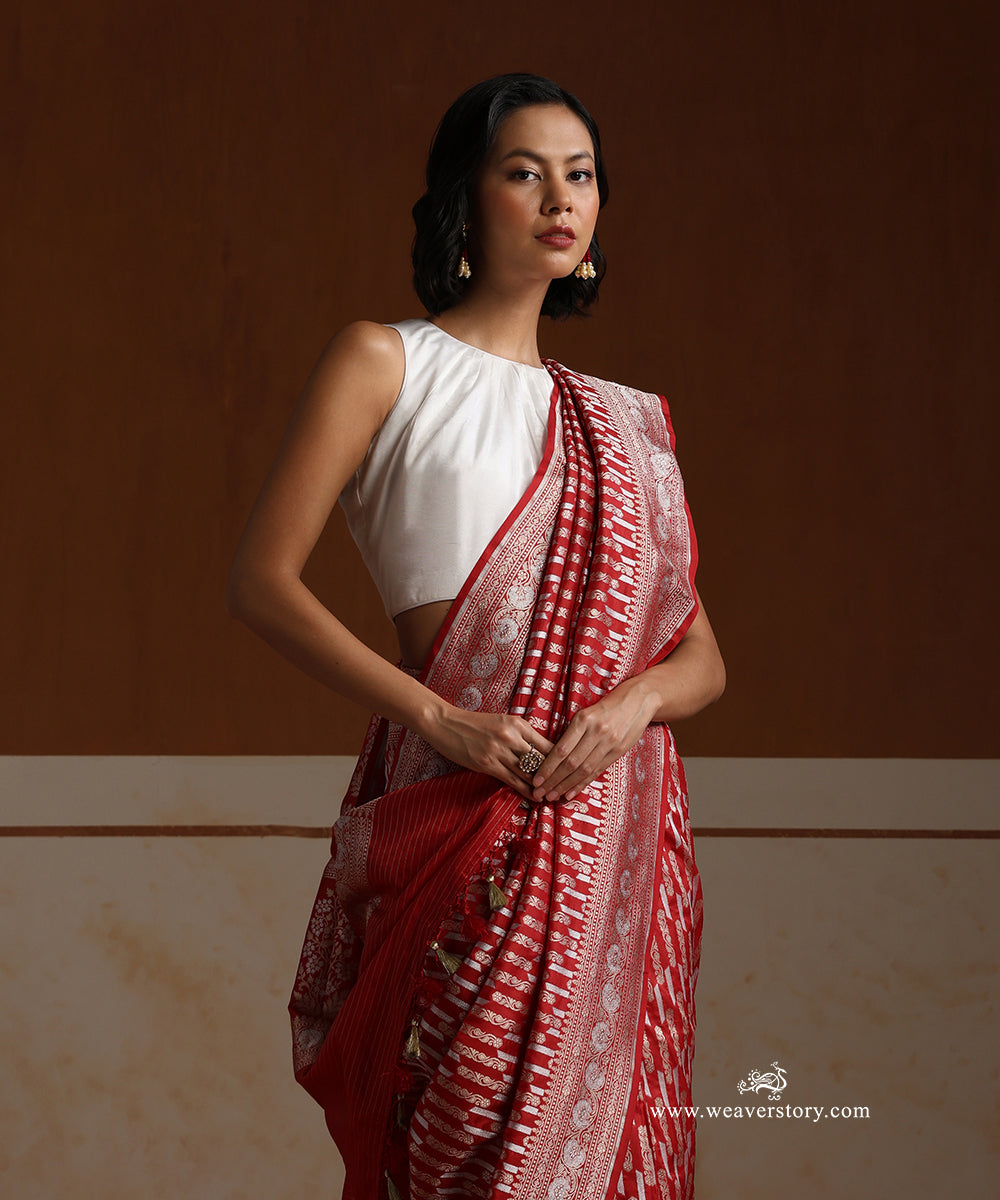 Handloom_Red_Pure_Katan_Silk_Cutwork_Banarasi_Saree_With_Gold_Silver_Floral_Bel_WeaverStory_02