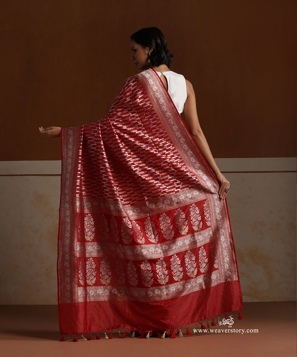 Handloom_Red_Pure_Katan_Silk_Cutwork_Banarasi_Saree_With_Gold_Silver_Floral_Bel_WeaverStory_03