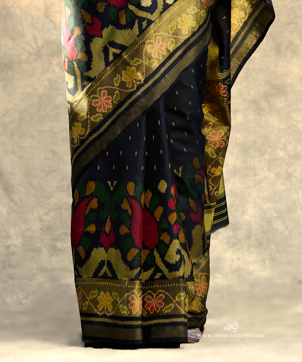 Black_Handloom_Pure_Pure_Mulberry_Silk_Ikat_Patola_Saree_With_Tissue_Border_And_Ambi_Motifs_WeaverStory_04