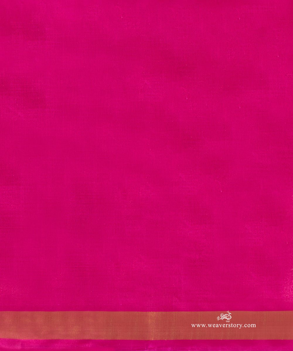 Dark_Green_Handloom_Pure_Pure_Mulberry_Silk_Ikat_Patola_Saree_With_Pink_Border_Pallu_WeaverStory_05