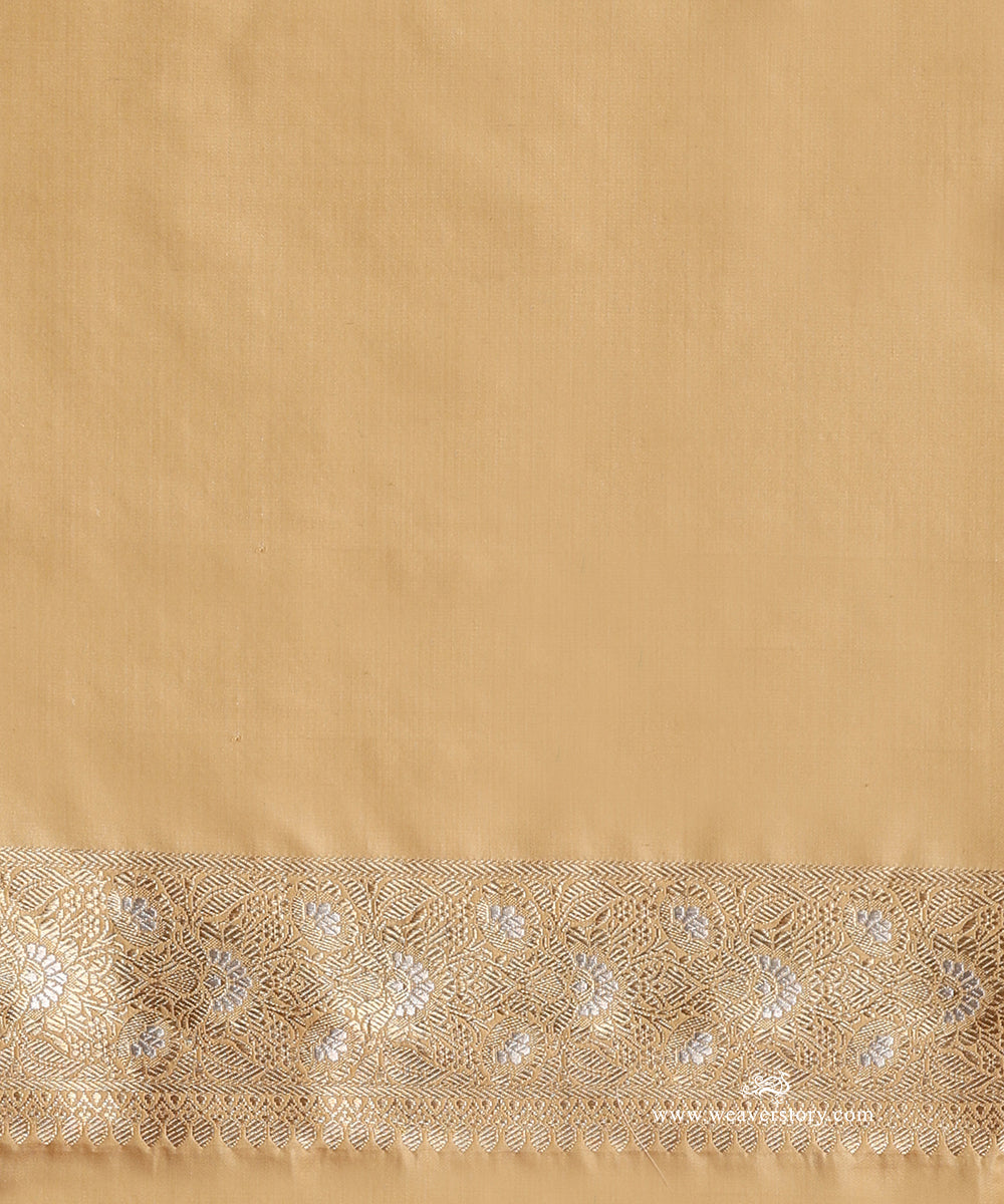 Creme_Handloom_Pure_Satin_Silk_Banarasi_Saree_With_All_Over_Cutwork_Floral_Jaal_WeaverStory_05