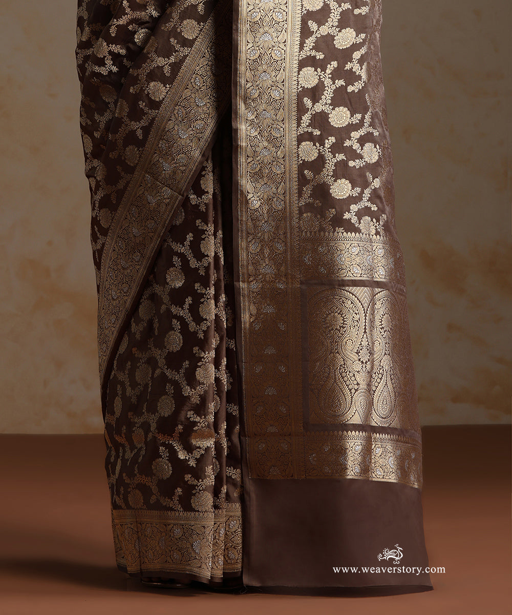 Olive_Handloom_Pure_Satin_Silk_Banarasi_Saree_With_All_Over_Cutwork_Floral_Jaal_And_Meenadar_Border_WeaverStory_04