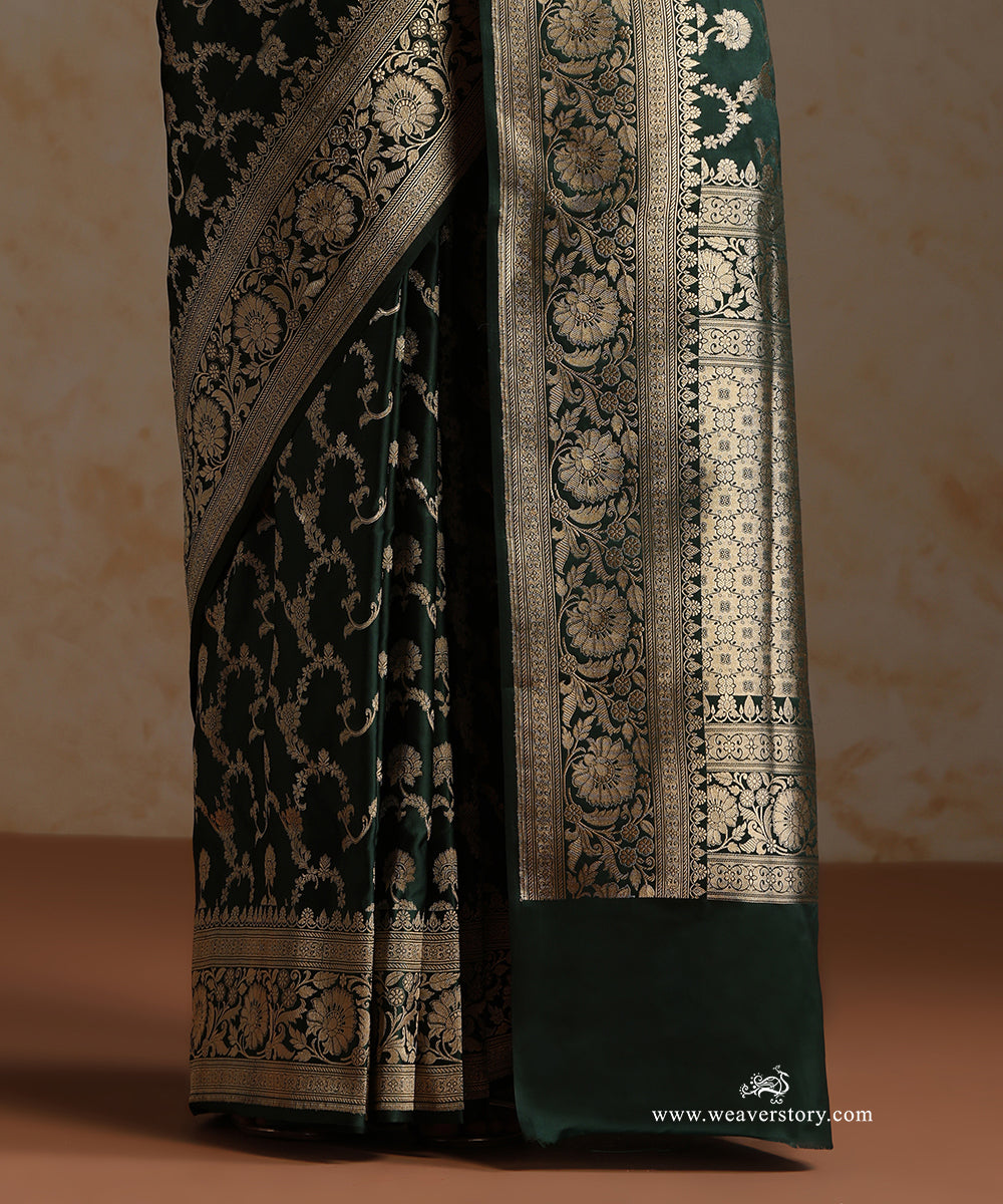 Green_Handloom_Pure_Satin_Silk_Banarasi_Saree_With_All_Over_Cutwork_Floral_Jaal_WeaverStory_04