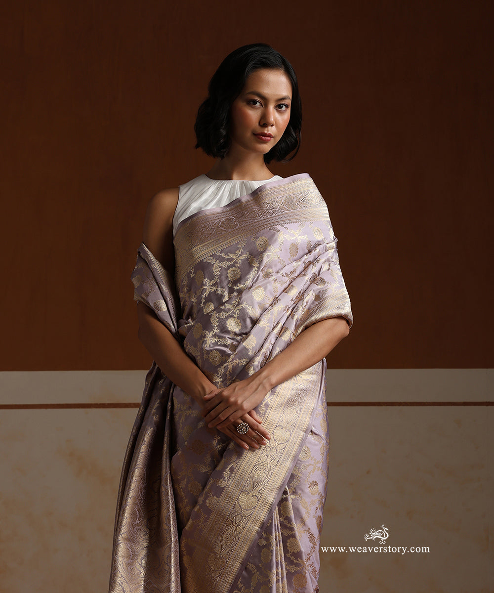 Lavender_Handloom_Pure_Satin_Silk_Banarasi_Saree_With_All_Over_Cutwork_Floral_Jaal_WeaverStory_02
