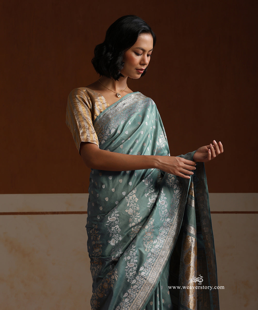 Handloom_Olive_Pure_Katan_Silk_Banarasi_Saree_With_Gold_And_Silver_Floral_Aada_Jaal_Open_Border_WeaverStory_02
